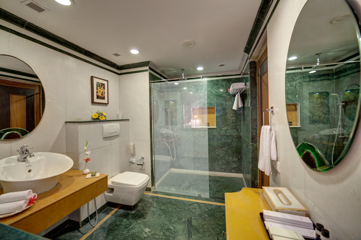 Deluxe-Room-1-Ramada-Udaipur