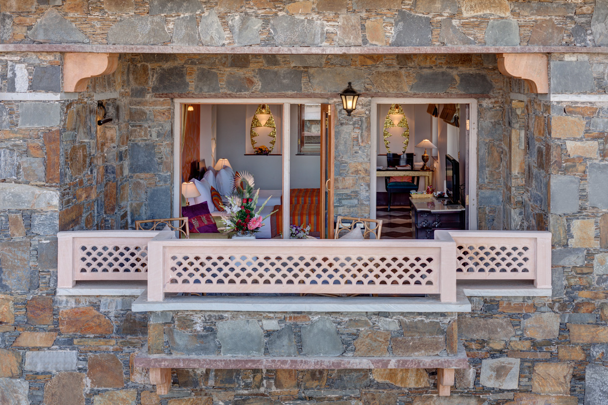 Deluxe-Room-1-Ramada-Udaipur